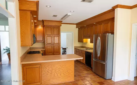 Kitchen - 2004 Brookstone Pl, Brandon, MS 39042 photo 1 of 2