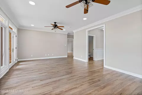 Living - 1890 Green Village Dr, Hernando, MS 38632 photo 2 of 5