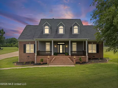 Exterior - 1890 Green Village Dr, Hernando, MS 38632 photo 8 of 8