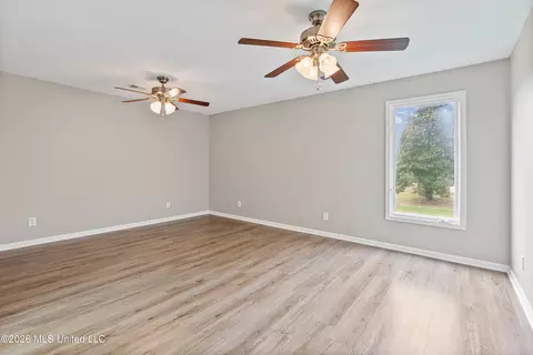 Living - 1890 Green Village Dr, Hernando, MS 38632 photo 5 of 5