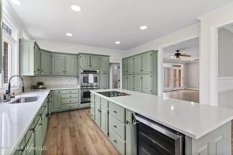 Kitchen - 1890 Green Village Dr, Hernando, MS 38632 photo 3 of 4