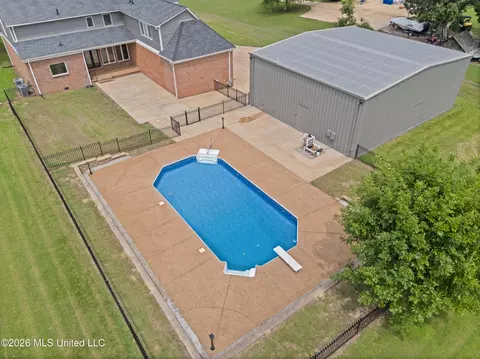 Exterior - 1890 Green Village Dr, Hernando, MS 38632 photo 2 of 8