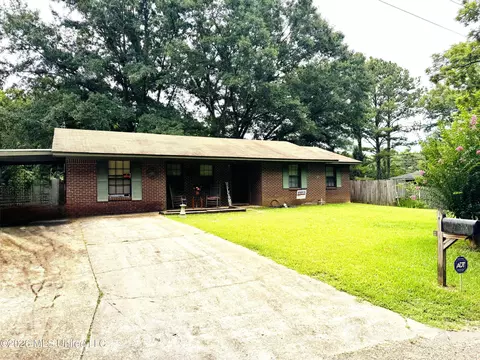 Exterior - 102 Chatwin St, Kosciusko, MS 39090 photo 1 of 4