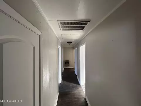 Entry Way - 450 Derrick St, Jackson, MS 39203 photo 1 of 1