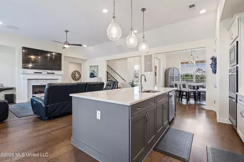 Kitchen - 6763 W Sunrise Loop, Olive Branch, MS 38654 photo 2 of 3