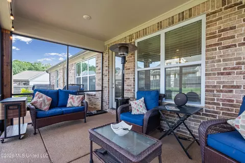 Exterior - 6763 W Sunrise Loop, Olive Branch, MS 38654 photo 3 of 7
