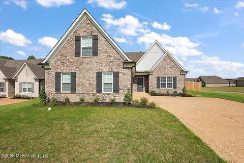 8960 Acorn Ln, Southaven, MS 38672