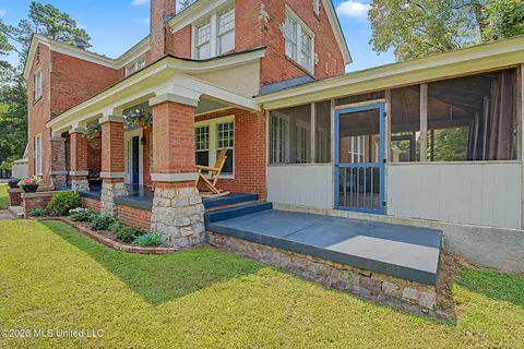 Exterior - 8911 W Commerce St, Hernando, MS 38632 photo 31 of 31