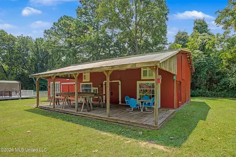 Exterior - 8911 W Commerce St, Hernando, MS 38632 photo 10 of 31