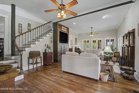 Living - 8911 W Commerce St, Hernando, MS 38632 photo 3 of 3