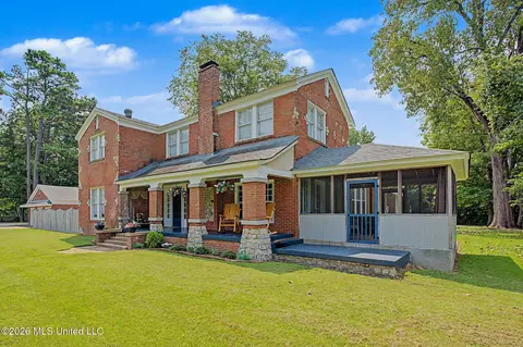 Exterior - 8911 W Commerce St, Hernando, MS 38632 photo 5 of 31