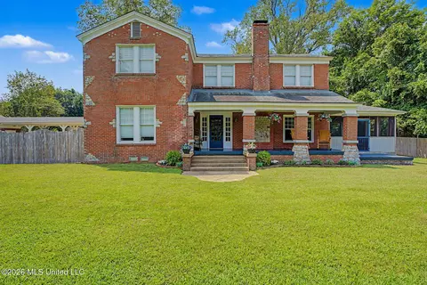 Exterior - 8911 W Commerce St, Hernando, MS 38632 photo 2 of 31