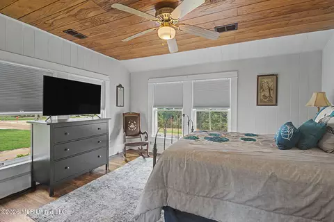 Bedroom - 8911 W Commerce St, Hernando, MS 38632 photo 6 of 7