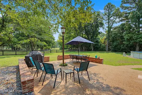 Exterior - 8911 W Commerce St, Hernando, MS 38632 photo 16 of 31