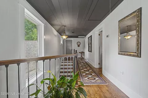 Entry Way - 8911 W Commerce St, Hernando, MS 38632 photo 4 of 8