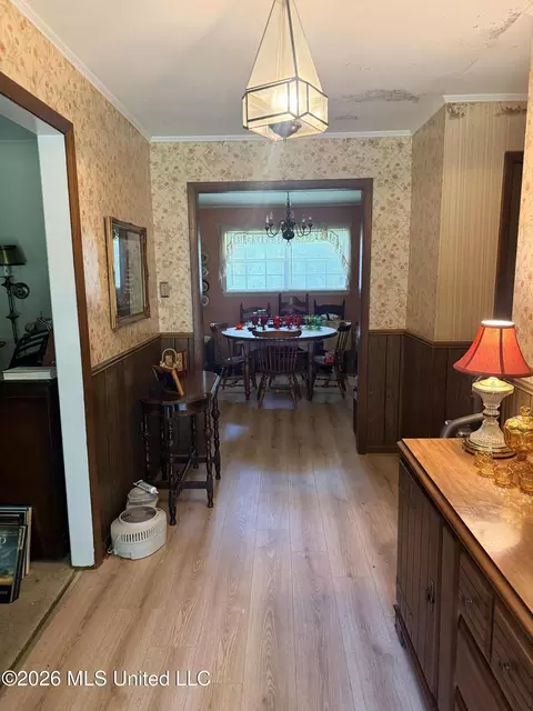 Entry Way - 513 Charles St, Brookhaven, MS 39601 photo 2 of 3
