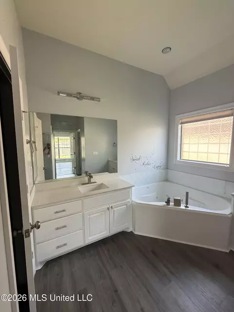 Bath - 202 Tradition Cv, Flowood, MS 39232 photo 1 of 6