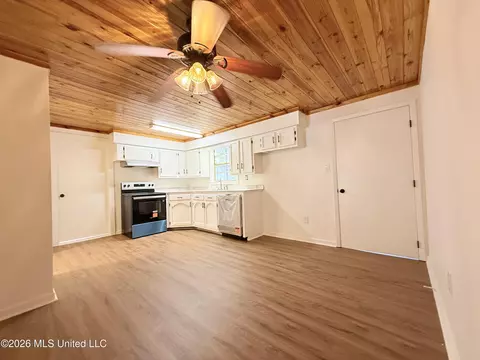 Kitchen - 1091 2nd St, Osyka, MS 39657 photo 1 of 1