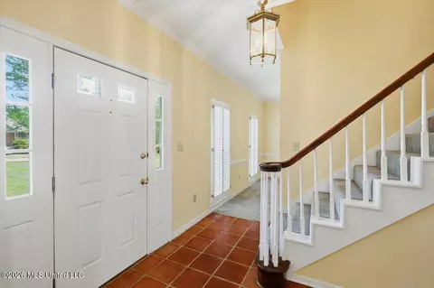 Entry Way - 15 S Crownpointe Dr, Jackson, MS 39211 photo 1 of 2