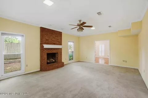 Living - 15 S Crownpointe Dr, Jackson, MS 39211 photo 2 of 2