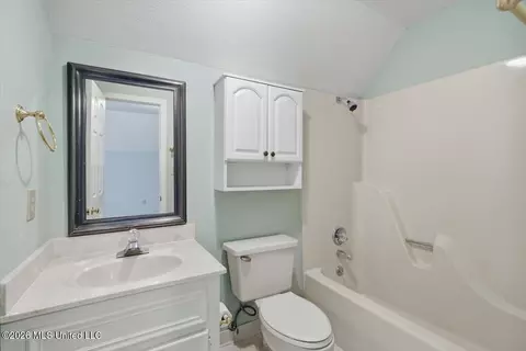 Bath - 15 S Crownpointe Dr, Jackson, MS 39211 photo 7 of 7