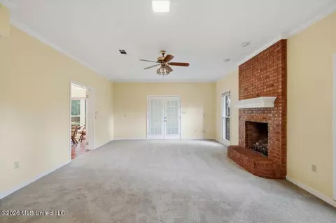 Living - 15 S Crownpointe Dr, Jackson, MS 39211 photo 1 of 2