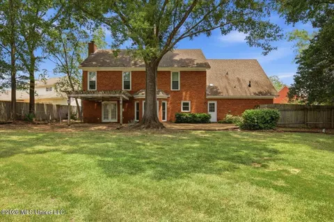 Exterior - 15 S Crownpointe Dr, Jackson, MS 39211 photo 4 of 10