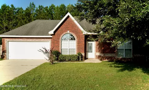2933 Village Cir, Ocean Springs, MS 39564