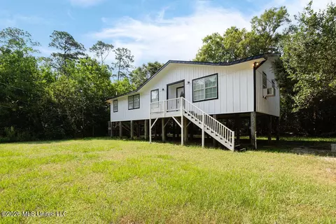 4103 Lake St, Bay Saint Louis, MS 39520