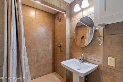 Bath - 7912 Us 98 # -A, Summit, MS 39666 photo 5 of 5