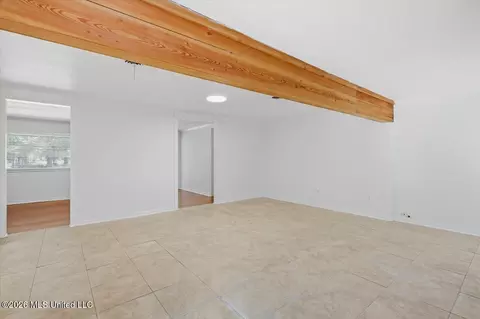 Living - 119 Pimlico Pl, Jackson, MS 39211 photo 3 of 9