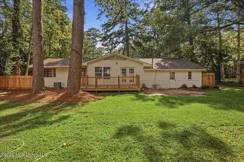 Exterior - 4330 Manhassett Dr, Jackson, MS 39211 photo 7 of 8