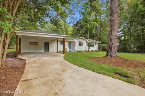 Exterior - 4330 Manhassett Dr, Jackson, MS 39211 photo 1 of 8