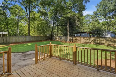 Exterior - 4330 Manhassett Dr, Jackson, MS 39211 photo 4 of 8