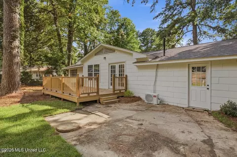 Exterior - 4330 Manhassett Dr, Jackson, MS 39211 photo 5 of 8