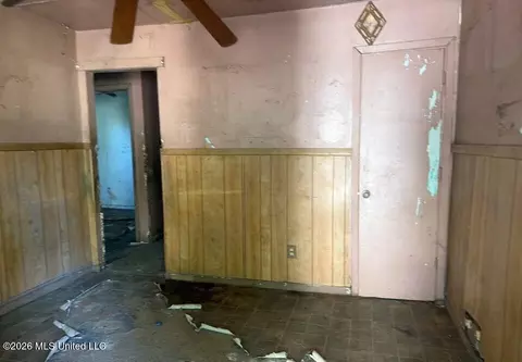 Entry Way - 453 Main St, Canton, MS 39046 photo 1 of 5
