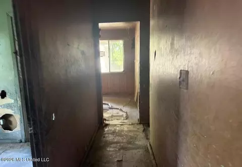 Entry Way - 453 Main St, Canton, MS 39046 photo 3 of 5