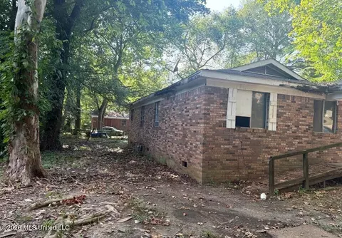 Exterior - 453 Main St, Canton, MS 39046 photo 3 of 4