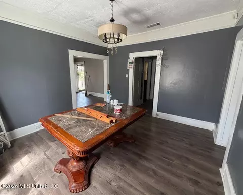 Dining - 807 Evergreen Ave, Jackson, MS 39204 photo 1 of 1
