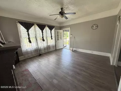Living - 807 Evergreen Ave, Jackson, MS 39204 photo 1 of 2