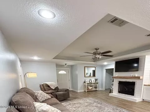Living - 9534 Lono Pl, Diamondhead, MS 39525 photo 2 of 2