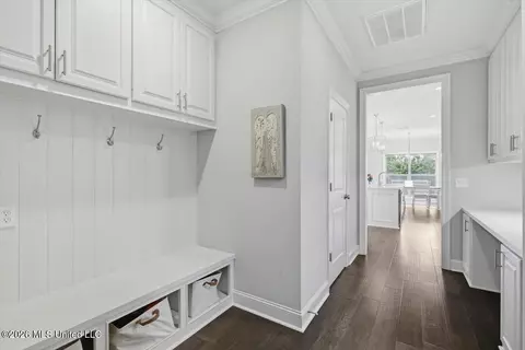 Entry Way - 105 Shore View Dr, Madison, MS 39110 photo 4 of 7