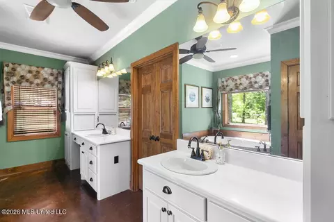 Bath - 130 Pine Lake Cv, Flora, MS 39071 photo 3 of 6