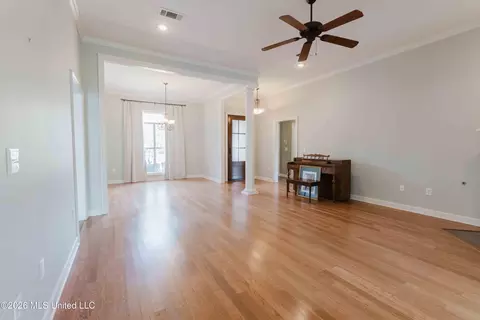 Living - 120 Susan Ln, Brandon, MS 39042 photo 3 of 3