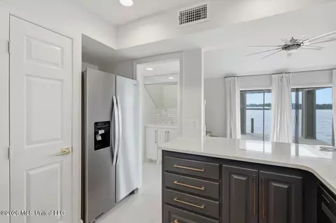 Kitchen - 57 Breakers Ln, Ridgeland, MS 39157 photo 5 of 5