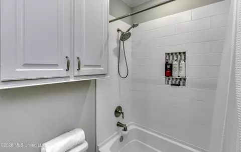 Bath - 129 Camden Pointe Pointe, Madison, MS 39110 photo 3 of 8