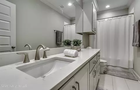 Bath - 129 Camden Pointe Pointe, Madison, MS 39110 photo 2 of 8