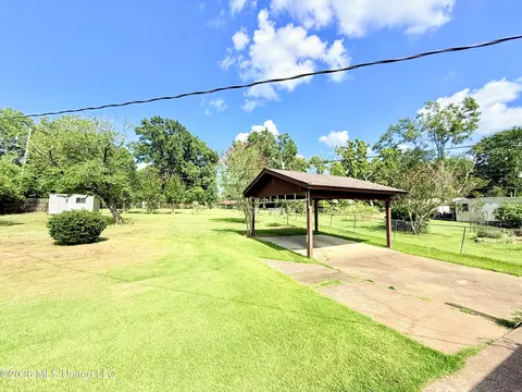 Exterior - 1584 Vance Rd, Grenada, MS 38901 photo 4 of 8