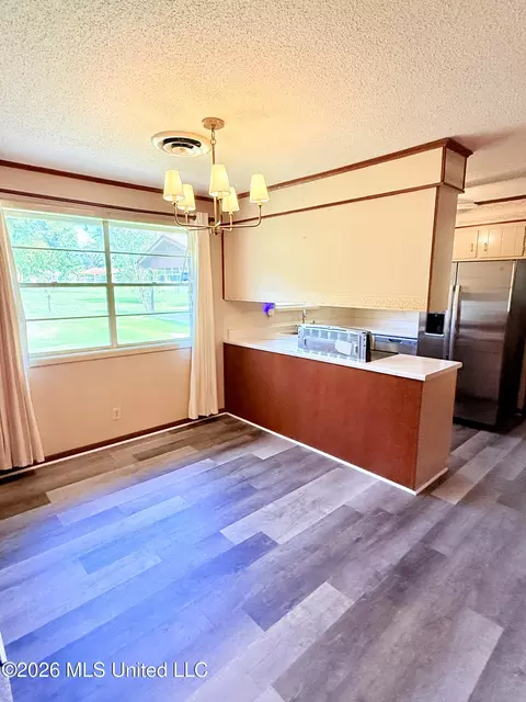 Dining - 1584 Vance Rd, Grenada, MS 38901 photo 1 of 1