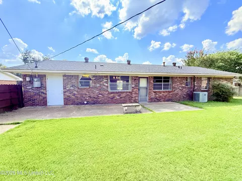 Exterior - 1584 Vance Rd, Grenada, MS 38901 photo 6 of 8
